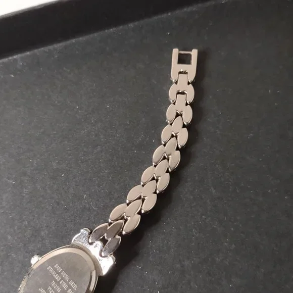 Very Pretty Armitron Now Watch - Picture 6 of 15